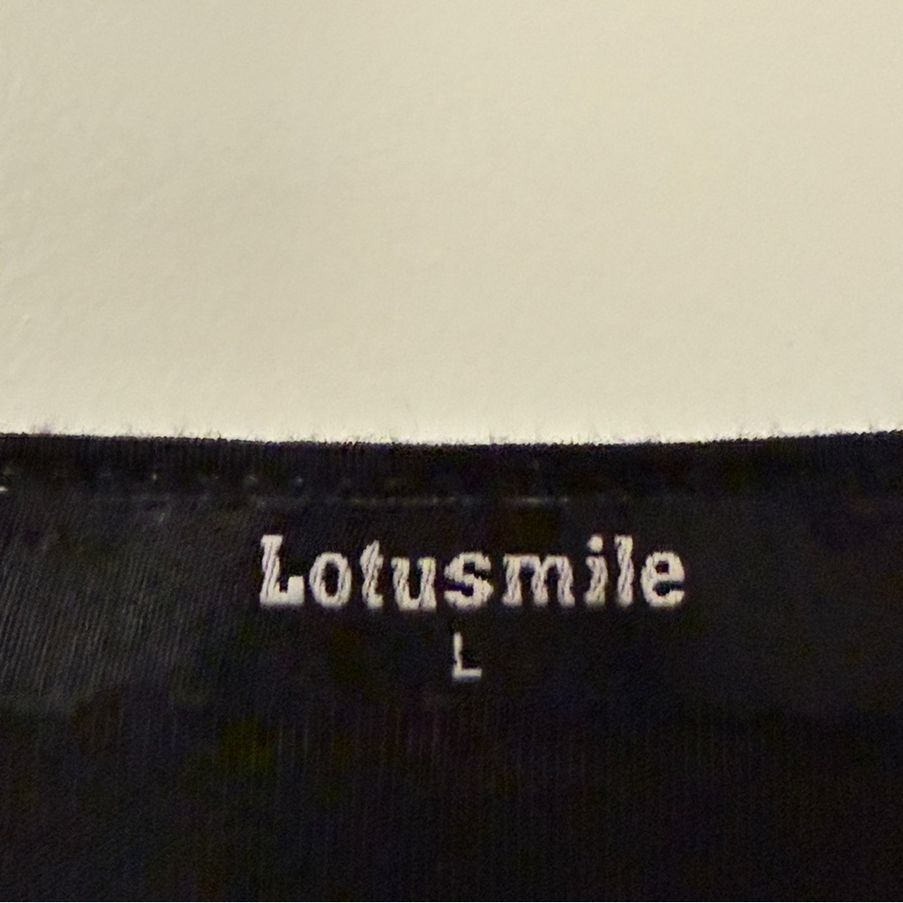 Lotusmile L Wrap-Front Floral Tunic Top – Black Red Print, Long Sleeve - Picture 5 of 16